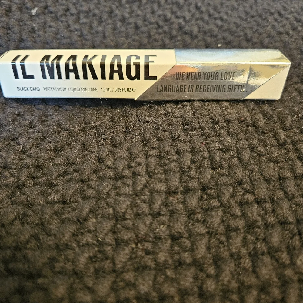Il Makiage Black waterproof liquid eyeliner